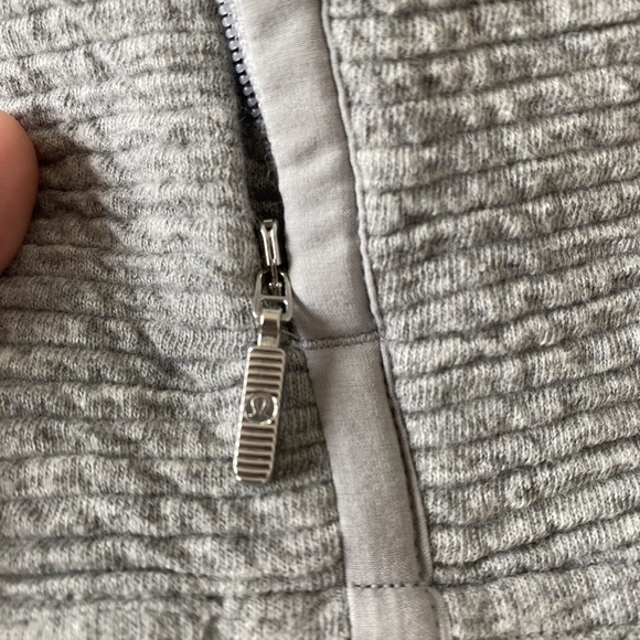 Lululemon On Repeat Bomber coat Heathered Core Lt Grey Textured Full Zip Size 4 - Picture 4 of 12